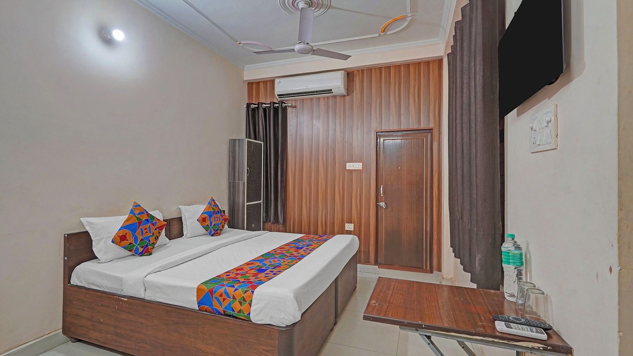 Photo of Bedroom in Naini