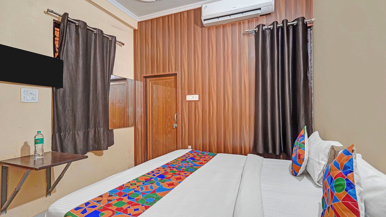 Photo of Bedroom in Naini