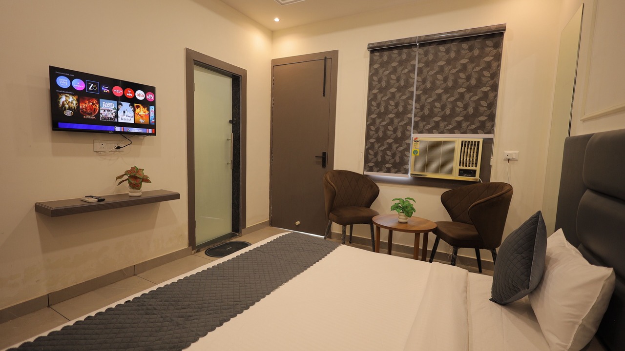 Photo of Bedroom in Taj Ganj