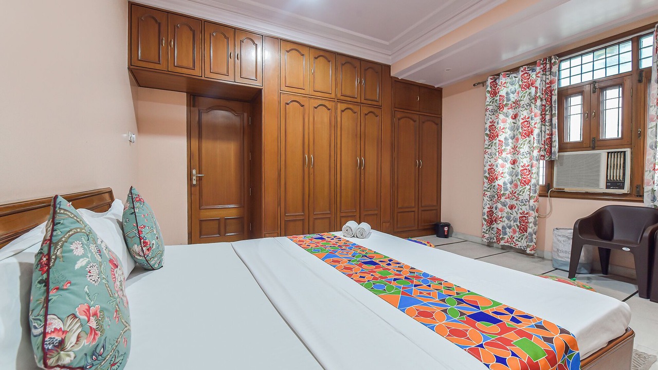 Photo of Bedroom in Pink City