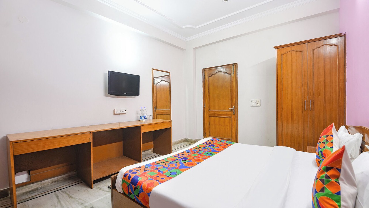 Photo of Bedroom in DLF City