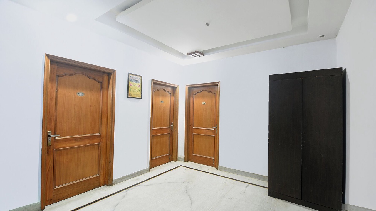Photo of Others in DLF City