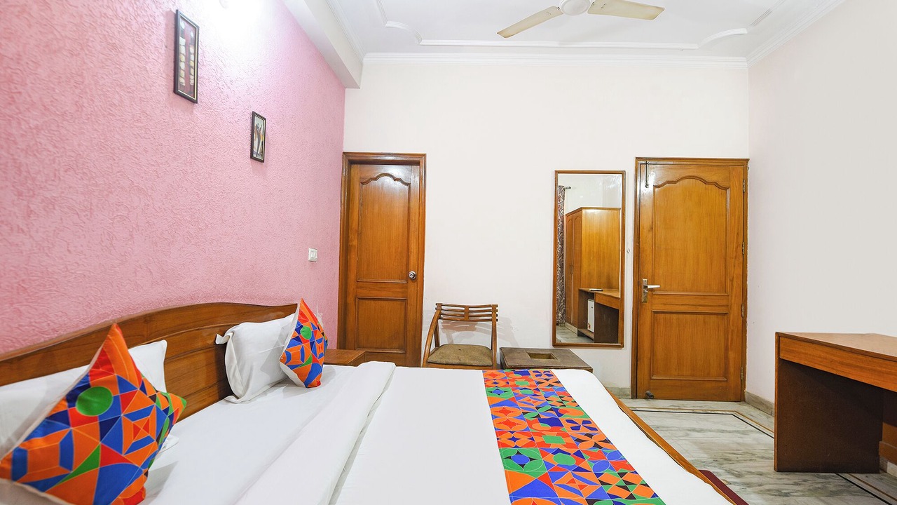 Photo of Bedroom in DLF City