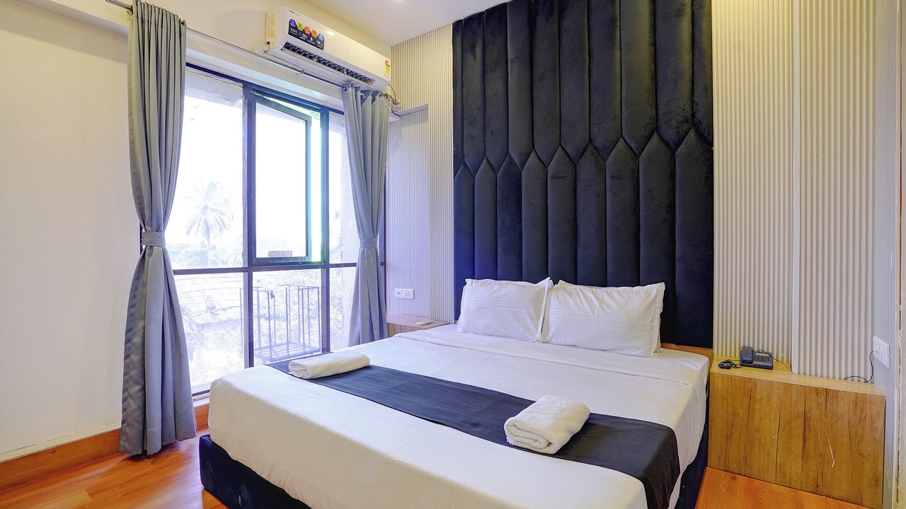 Photo of Bedroom in Vile Parle East