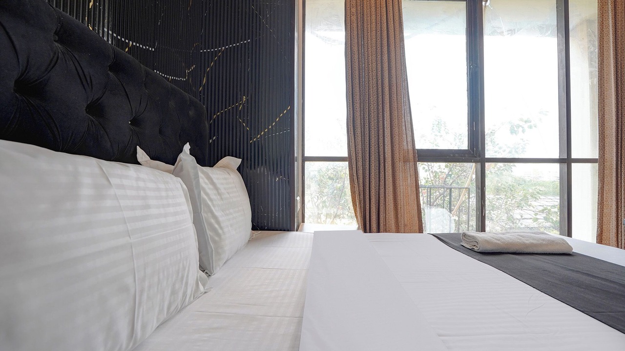 Photo of Bedroom in Vile Parle East