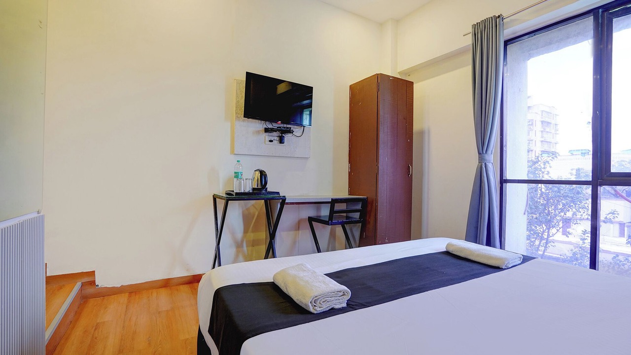 Photo of Bedroom in Vile Parle East