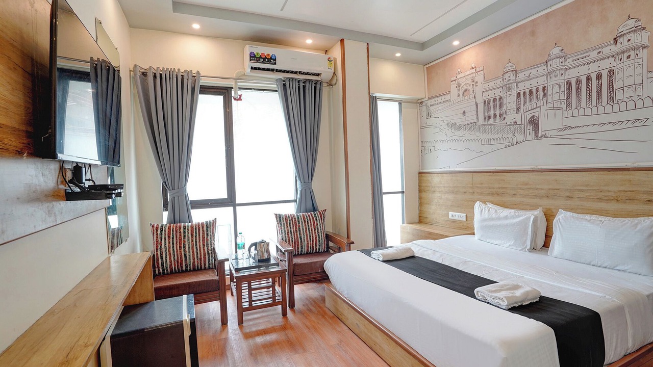 Photo of Bedroom in Vile Parle East