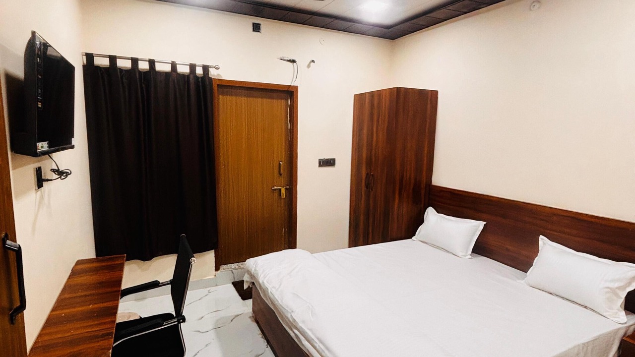 Photo of Bedroom in Mathura