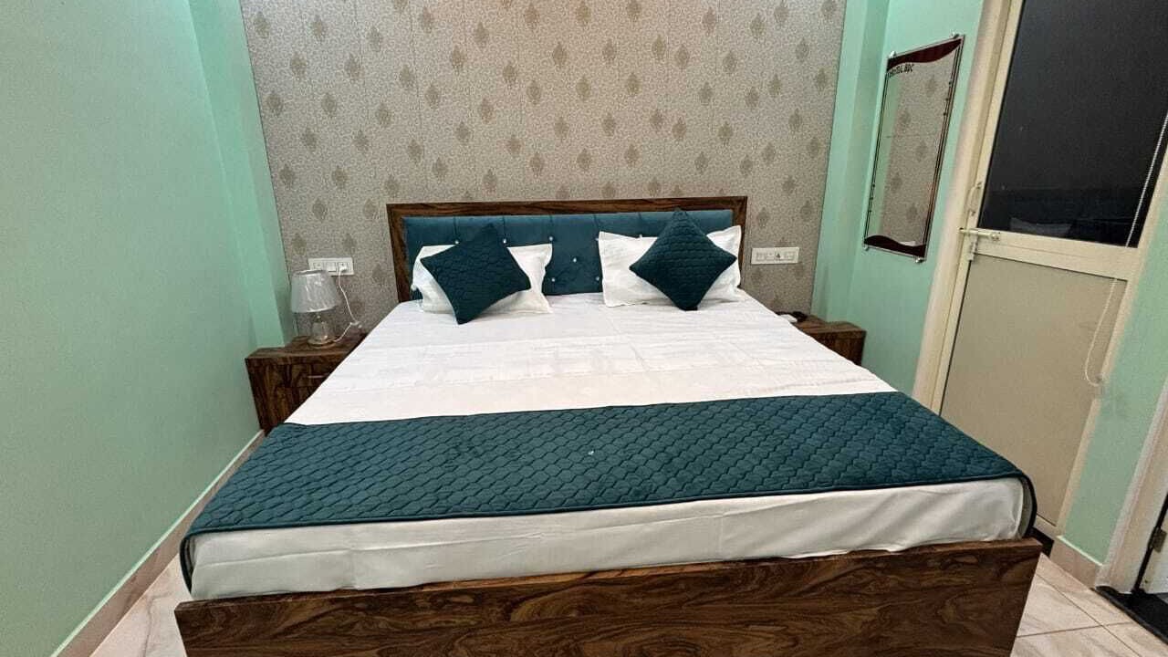 Photo of Bedroom in Naini