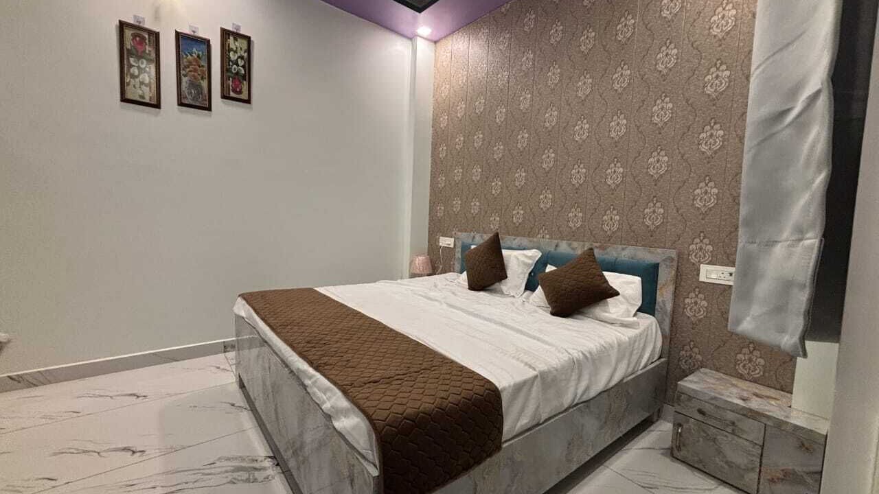 Photo of Bedroom in Naini