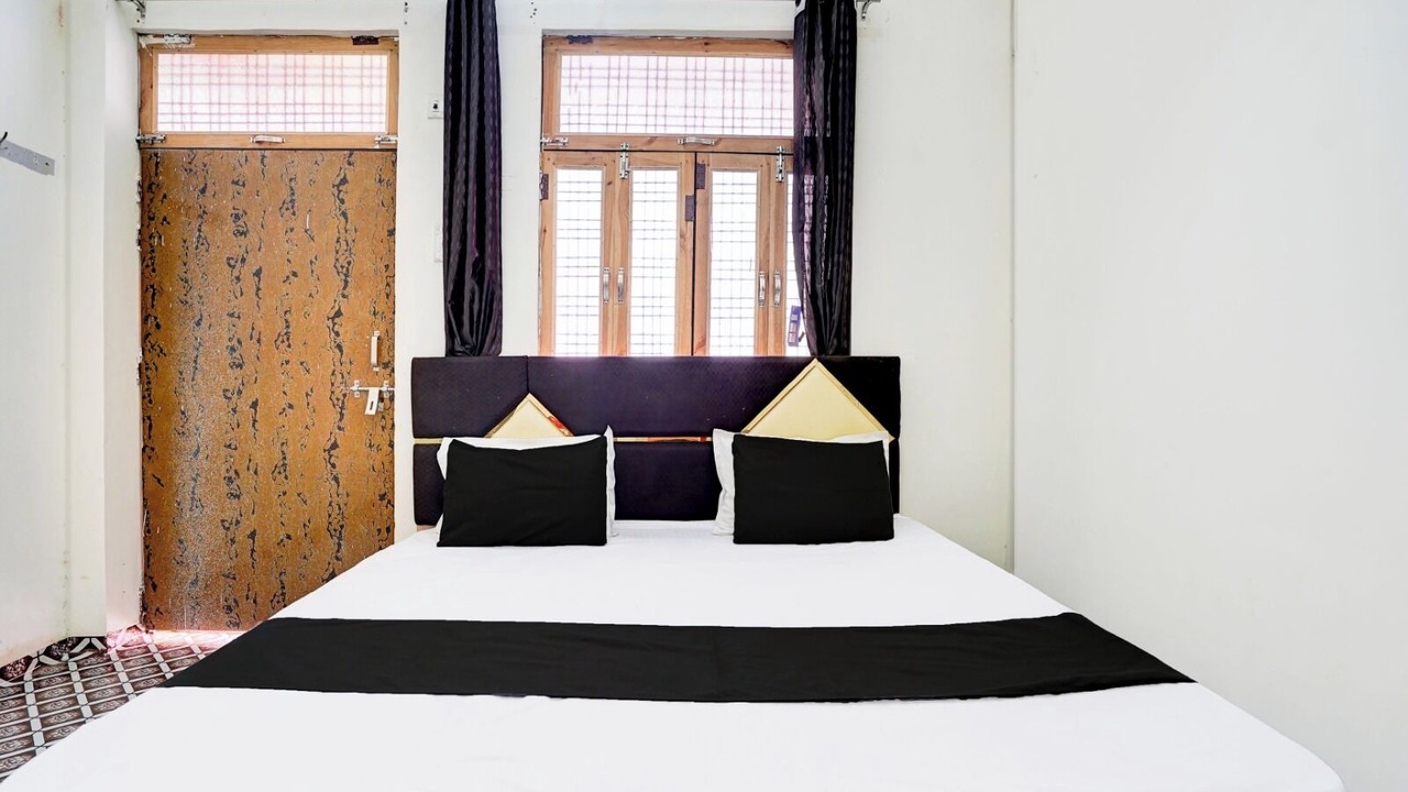 Photo of Bedroom in Pukhrayan