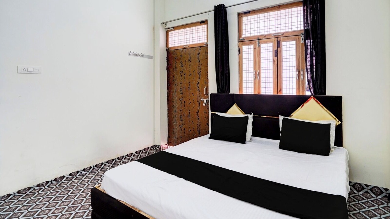 Photo of Bedroom in Pukhrayan