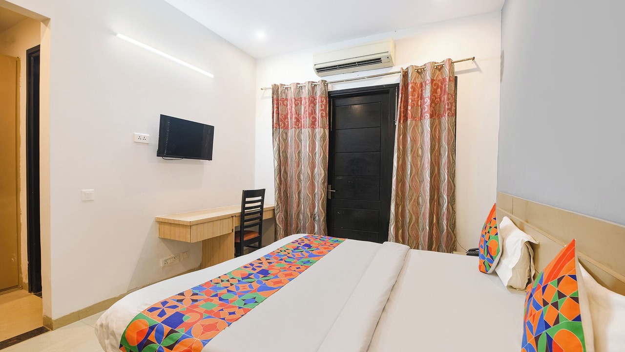 Photo of Bedroom in Sector 40