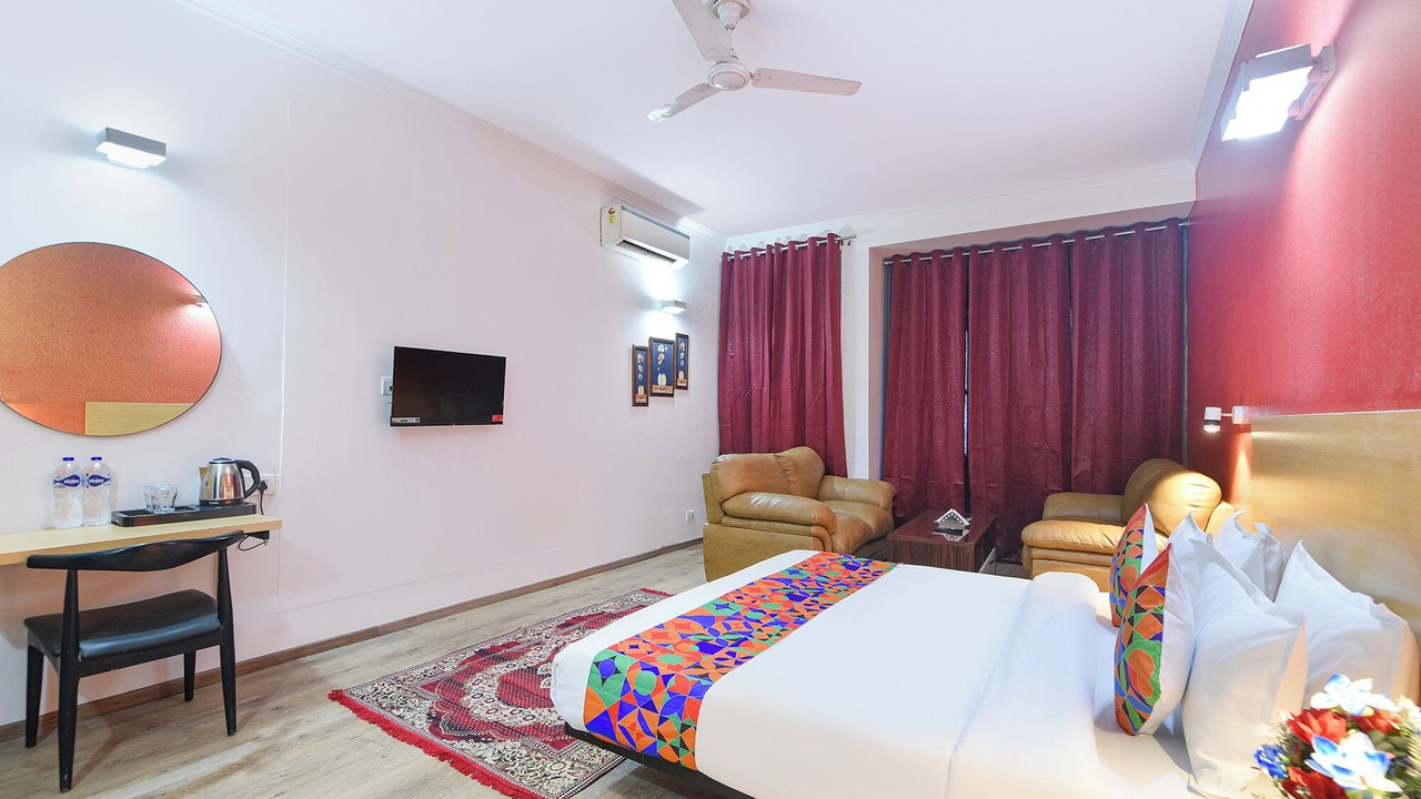 Photo of Bedroom in DLF City