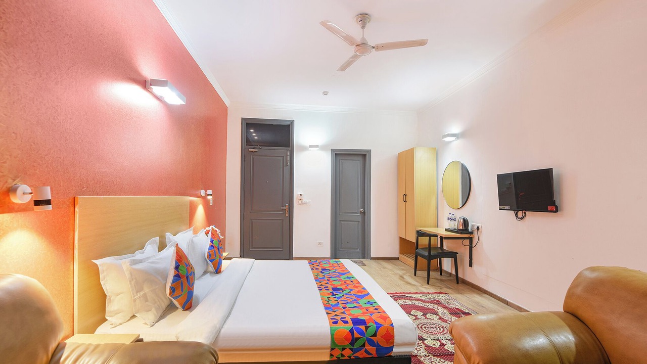 Photo of Bedroom in DLF City