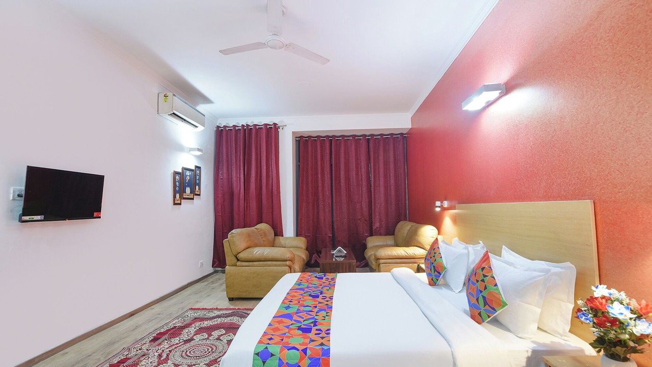 Photo of Bedroom in DLF City