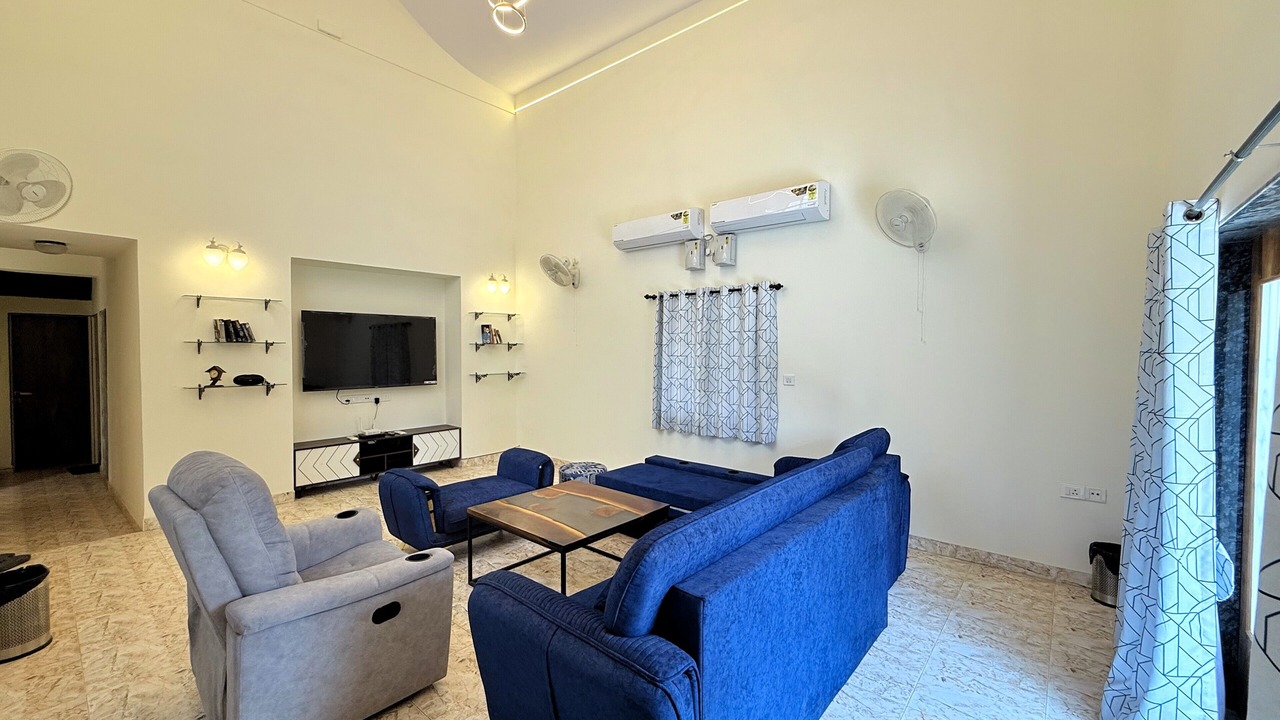 Photo of Livingroom in Kusgaon Budruk