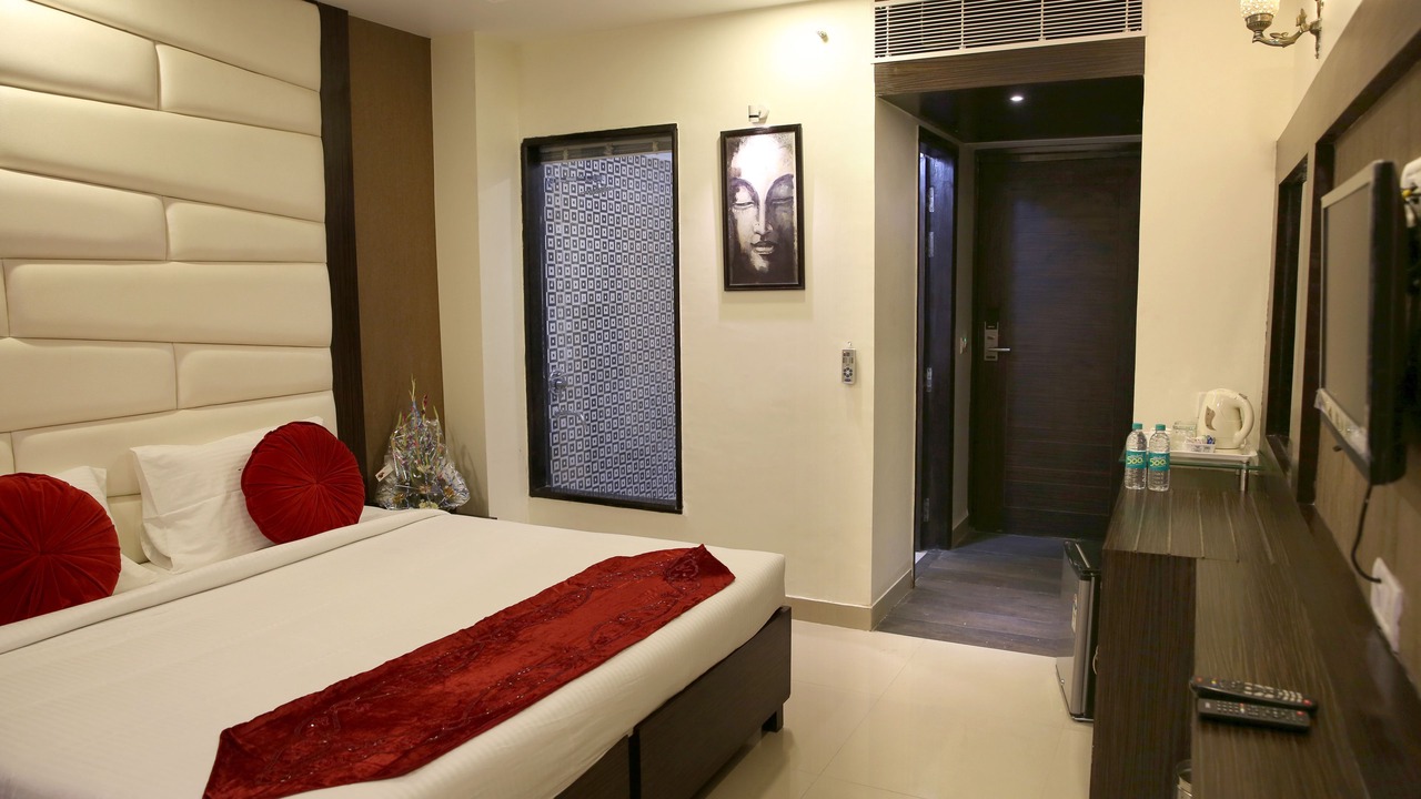 Photo of Bedroom in Taj Ganj