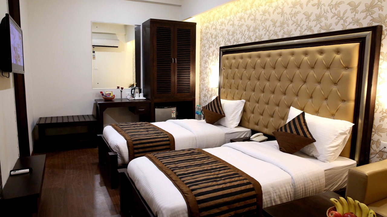 Photo of Bedroom in Taj Ganj