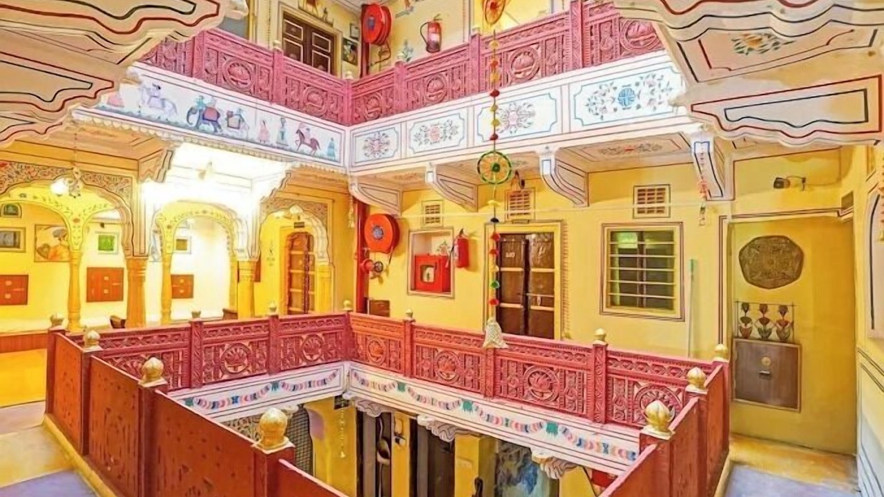 Photo of Livingroom in Pink City