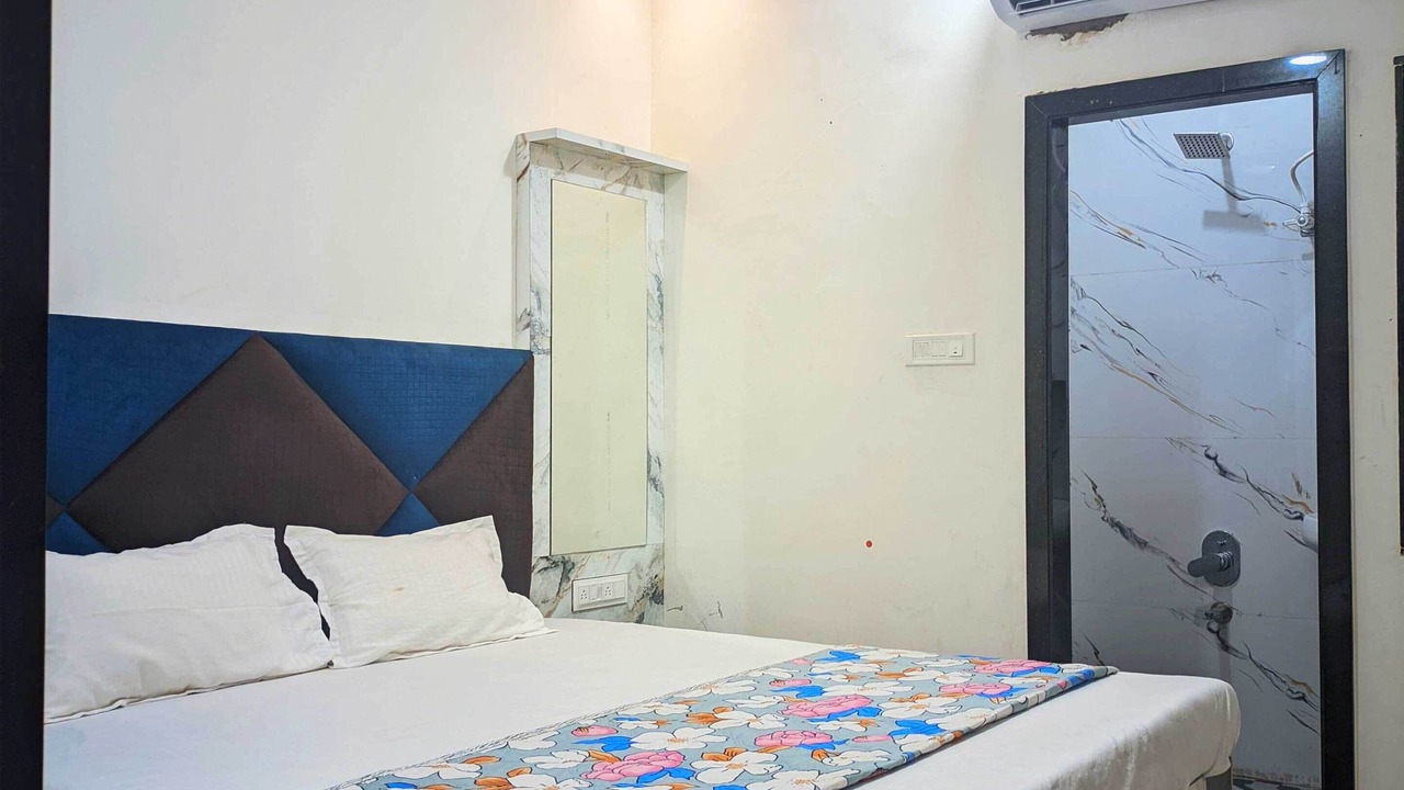 Photo of Bedroom in Omkareshwar