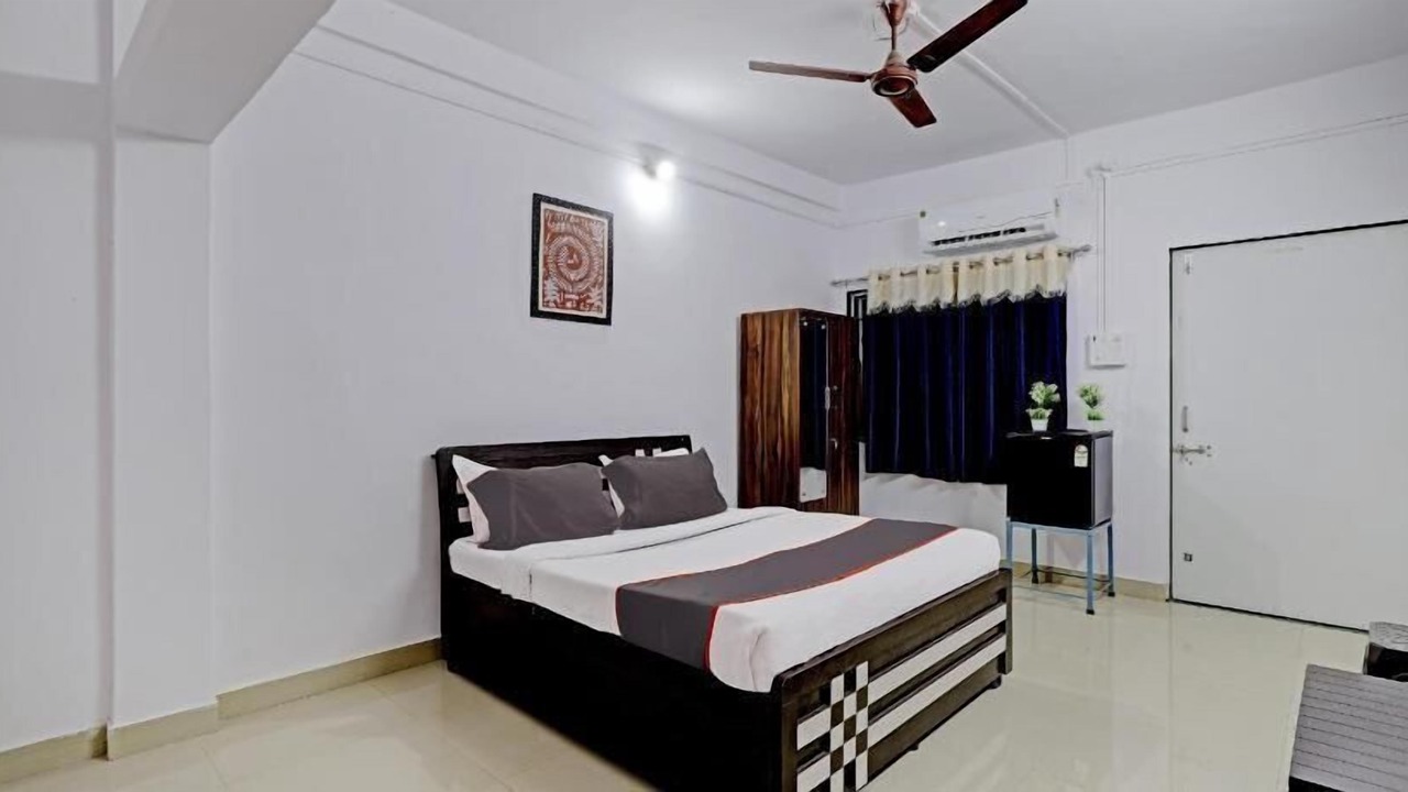 Photo of Bedroom in Rajpipla