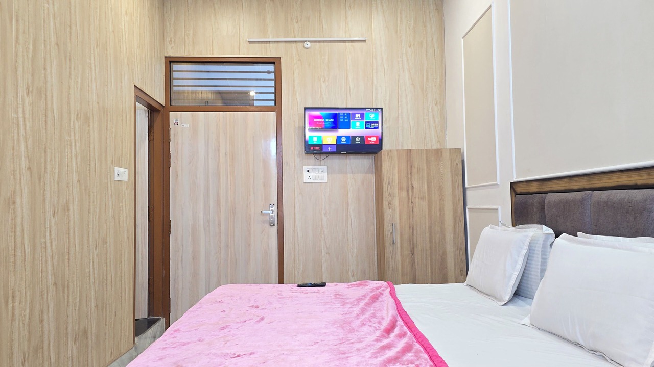 Photo of Bedroom in Mathura