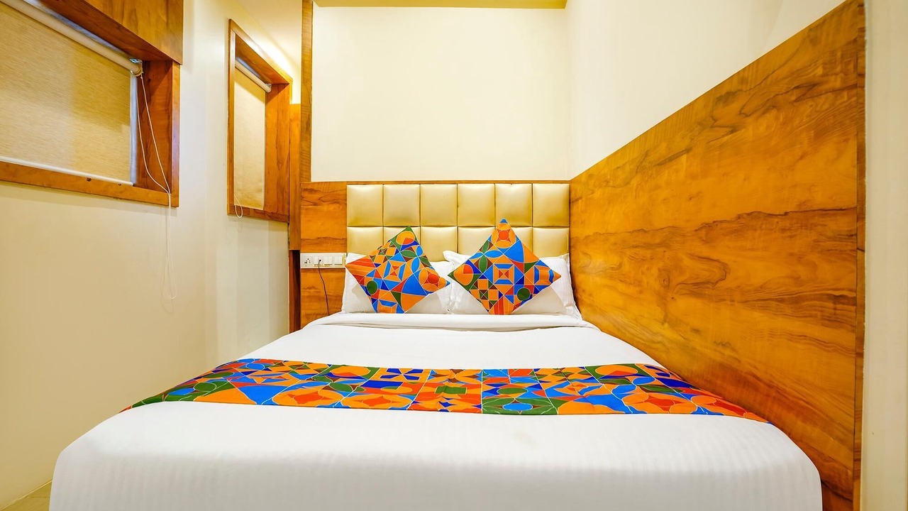 Photo of Bedroom in Prabhadevi