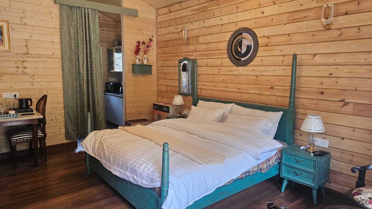 Photo of Bedroom in Badrinath