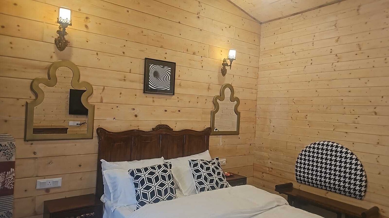 Photo of Bedroom in Badrinath