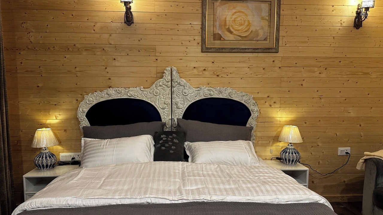Photo of Bedroom in Badrinath