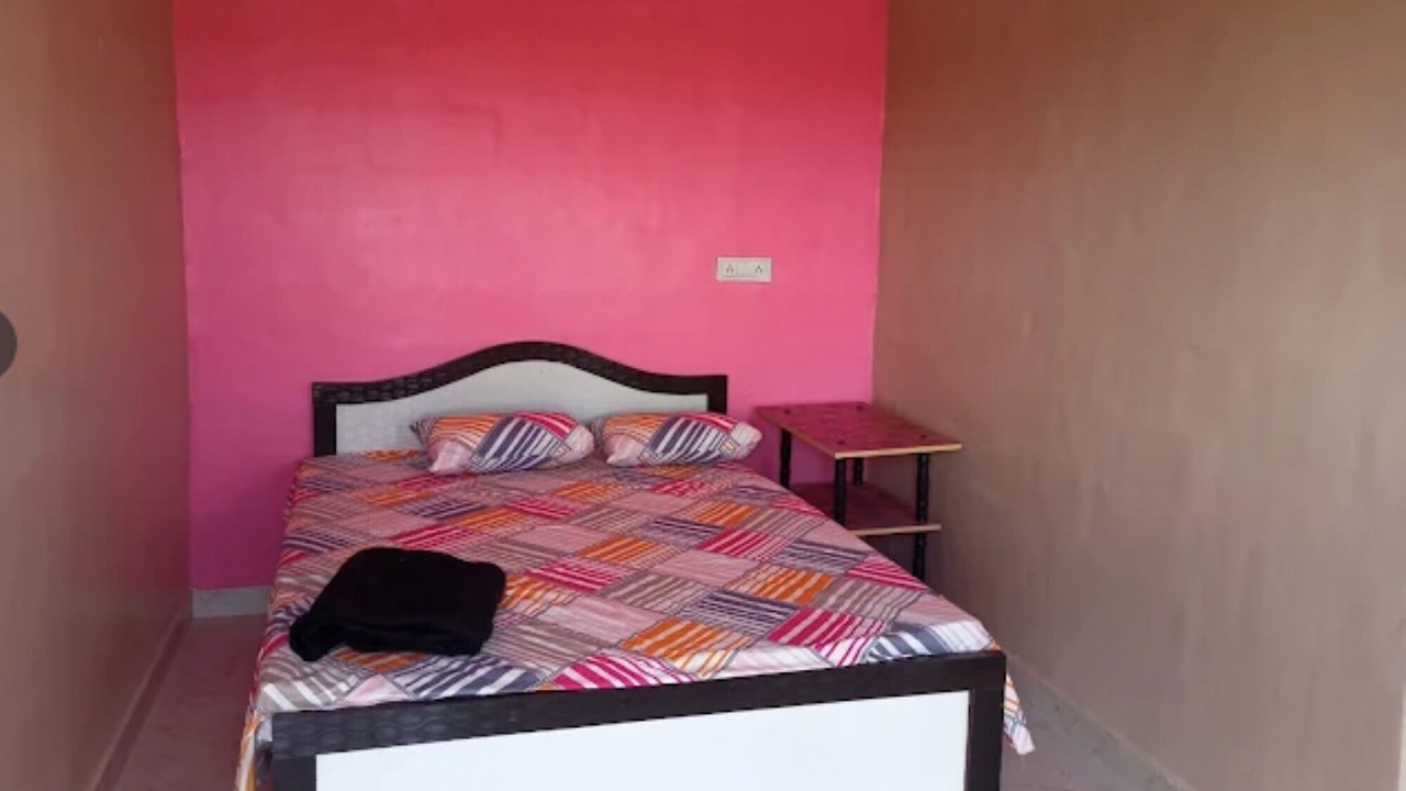 Photo of Bedroom in Akalkot
