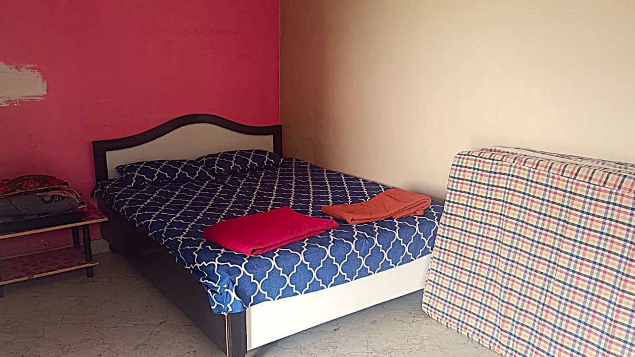 Photo of Bedroom in Akalkot