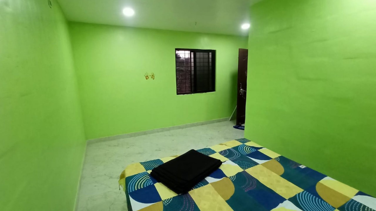 Photo of Bedroom in Akalkot