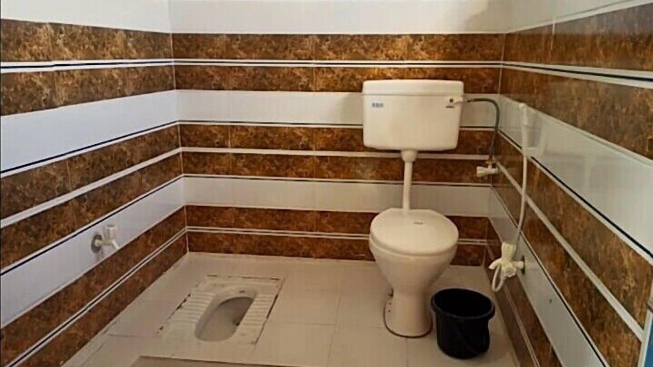 Photo of Bathroom in Akalkot