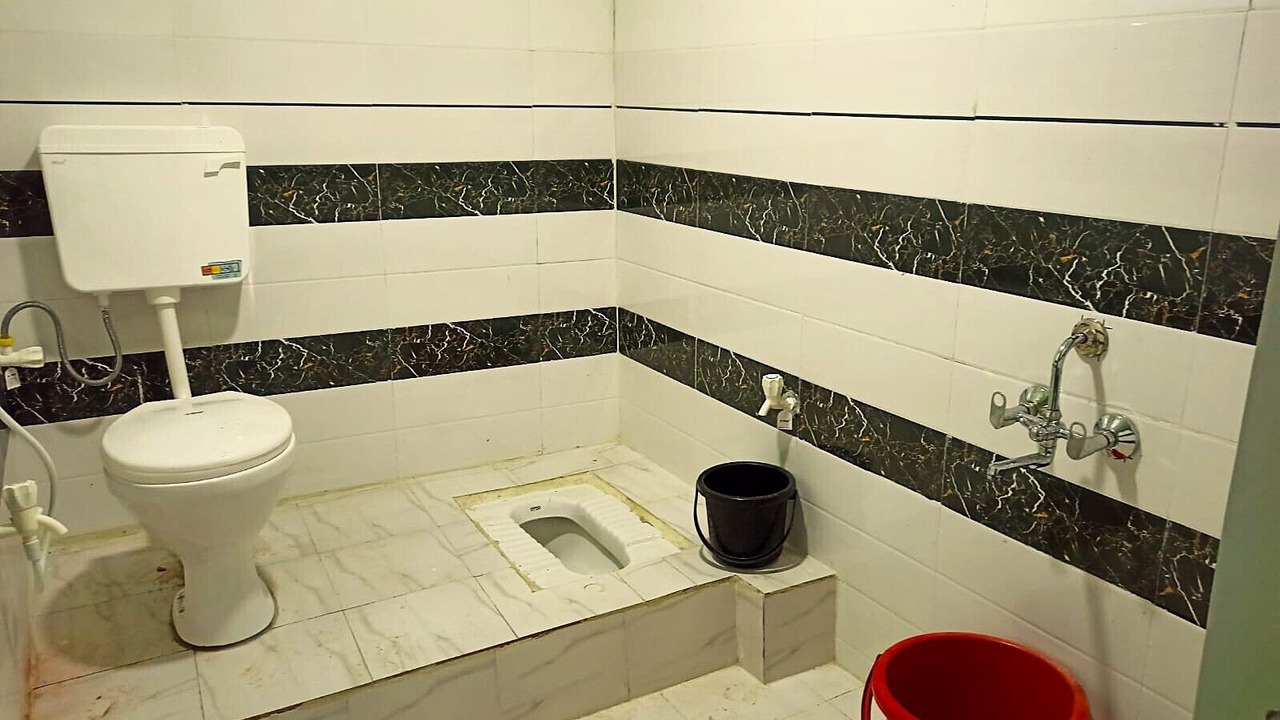 Photo of Bathroom in Akalkot