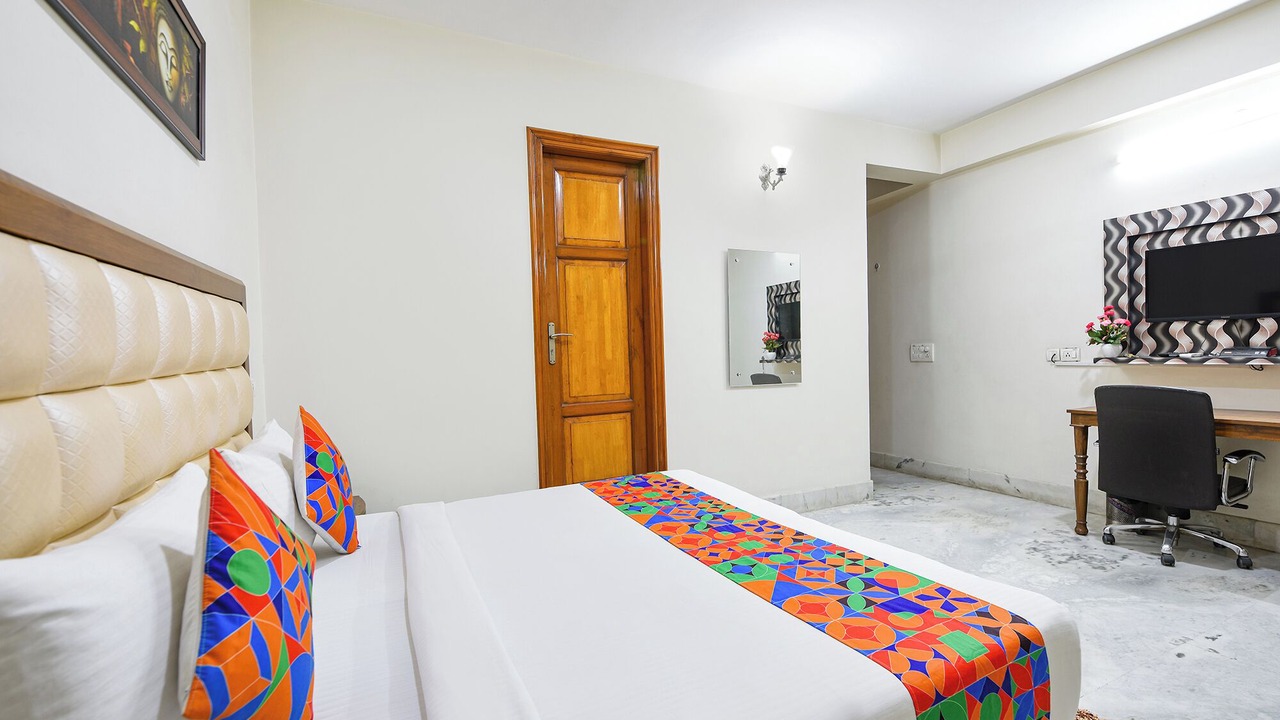 Photo of Bedroom in DLF City