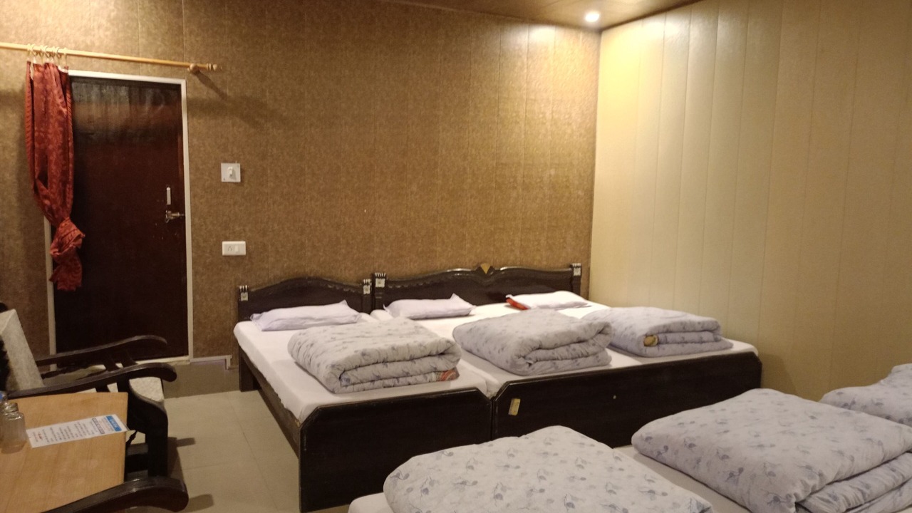 Photo of Bedroom in Ukhimath