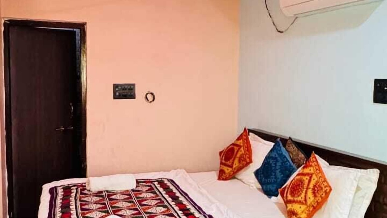 Photo of Bedroom in Amar Sagar Pol