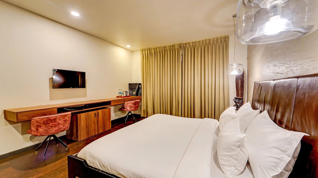 Photo of Bedroom in Thousand Lights West
