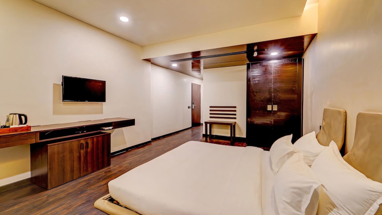 Photo of Bedroom in Thousand Lights West
