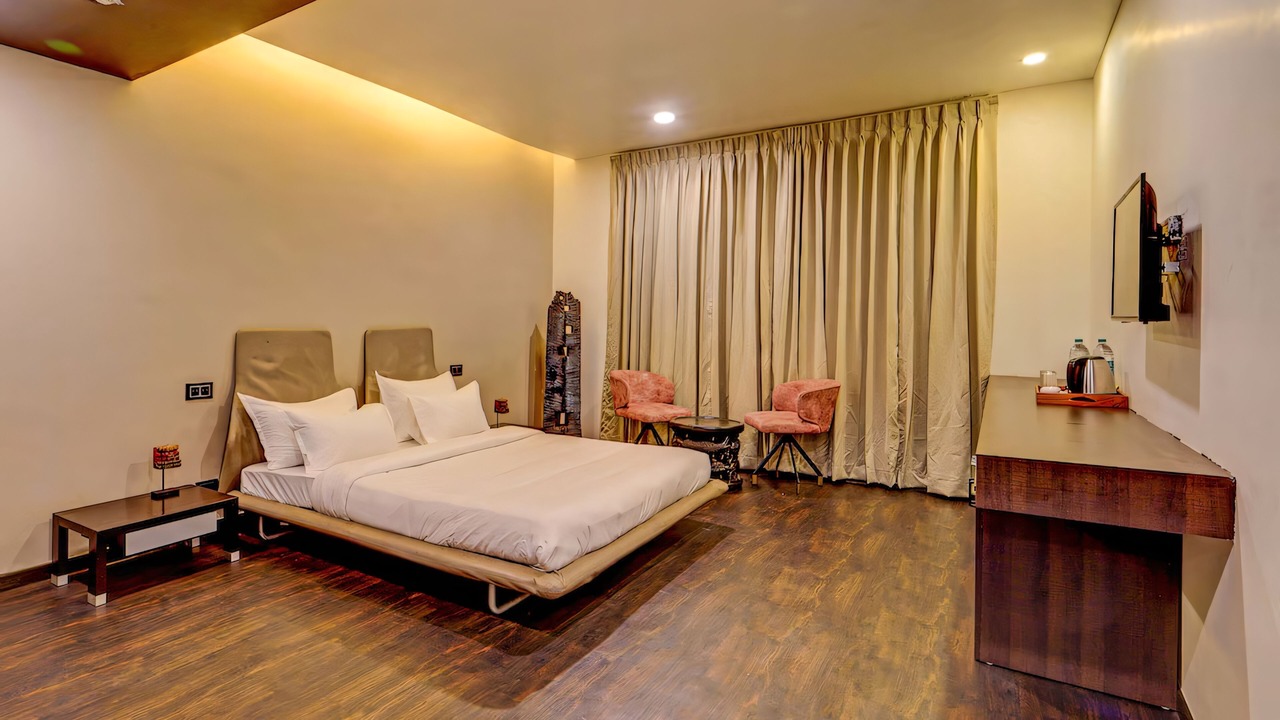 Photo of Bedroom in Thousand Lights West