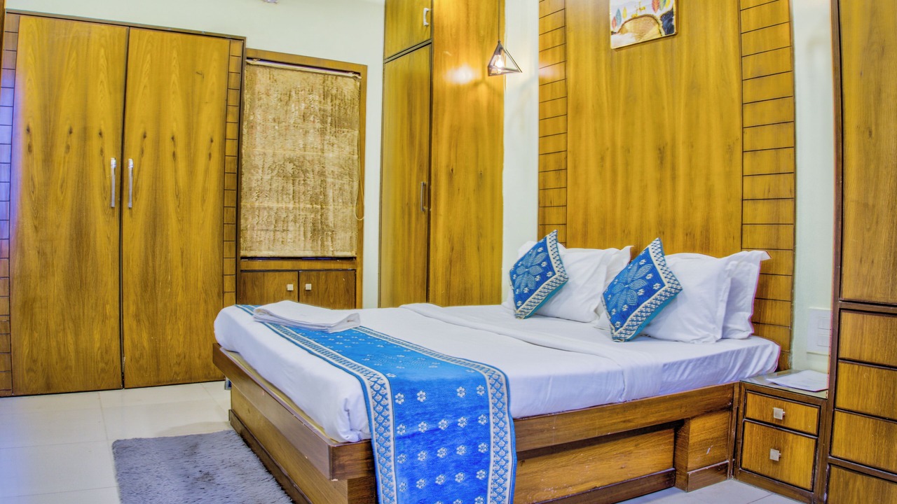 Photo of Bedroom in Sadar