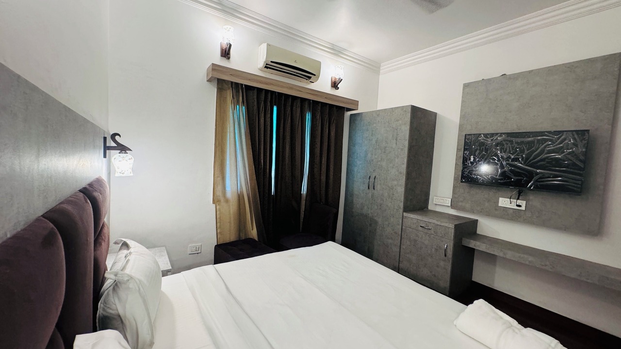 Photo of Bedroom in Dhikuli