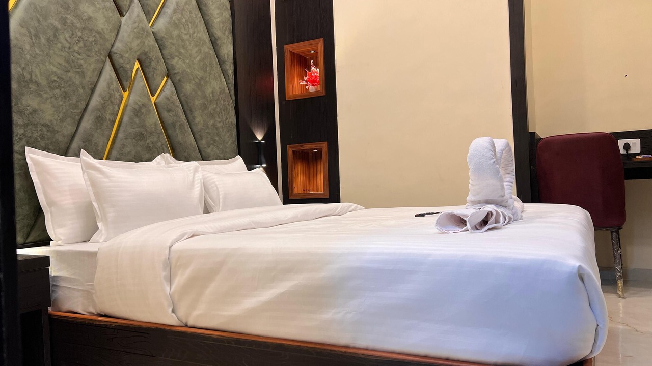 Photo of Bedroom in Vile Parle