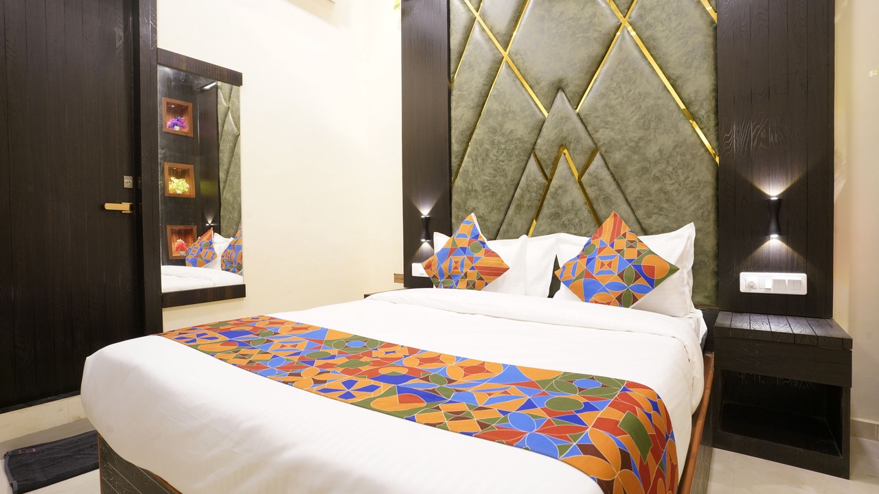 Photo of Bedroom in Vile Parle