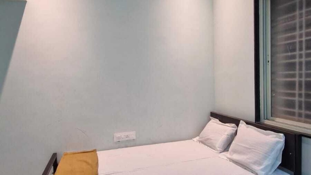 Photo of Bedroom in Akalkot