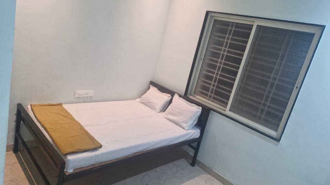 Photo of Bedroom in Akalkot