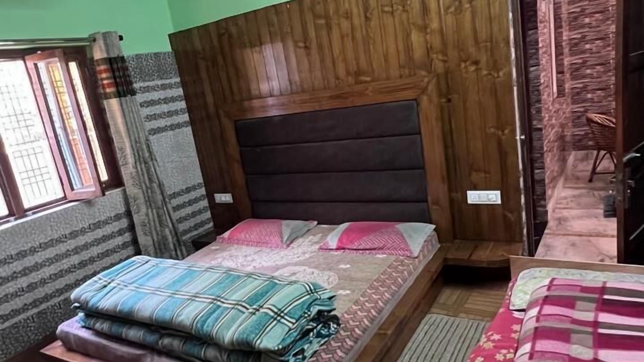 Photo of Bedroom in Ukhimath