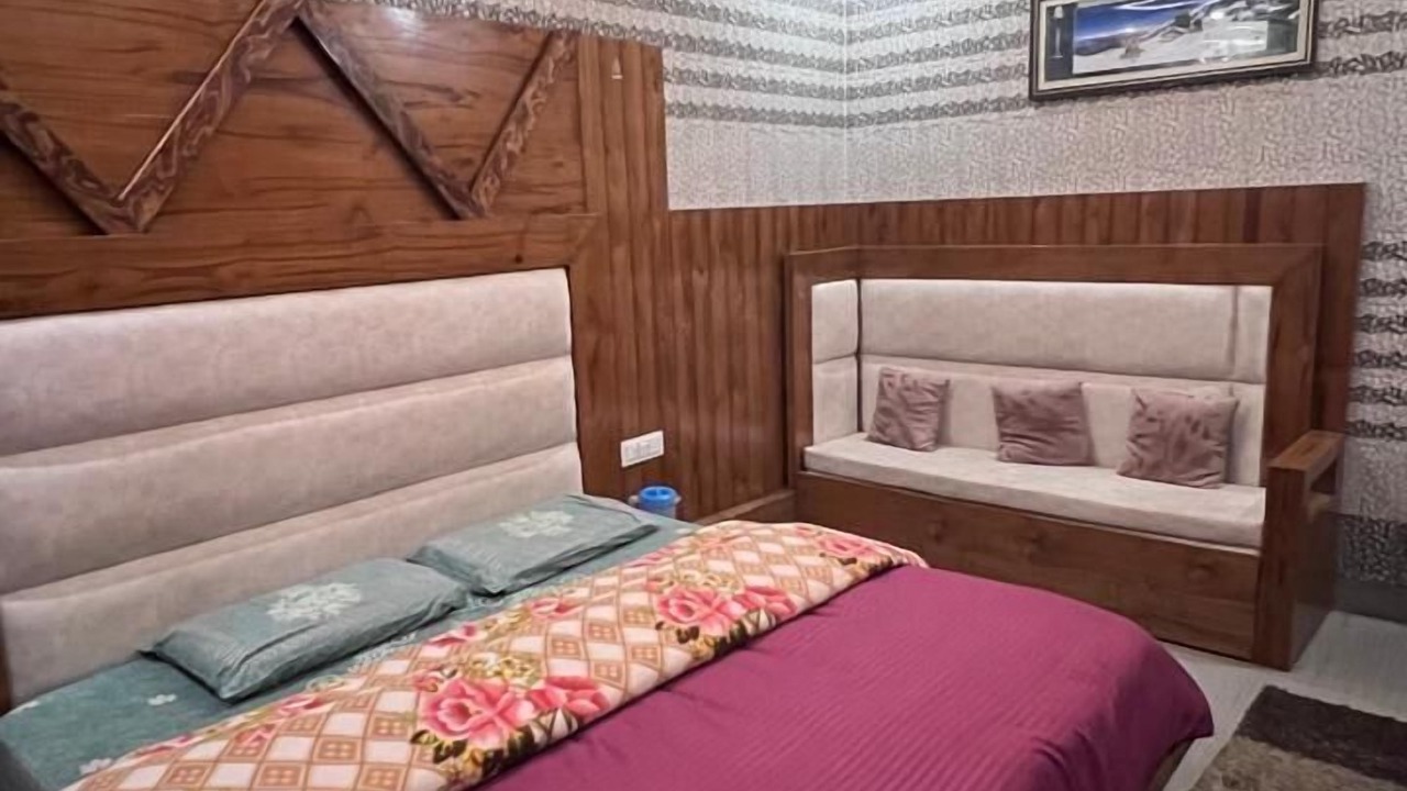 Photo of Bedroom in Ukhimath